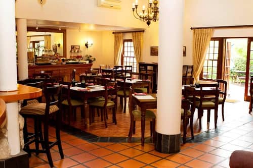 Oakhurst Hotel