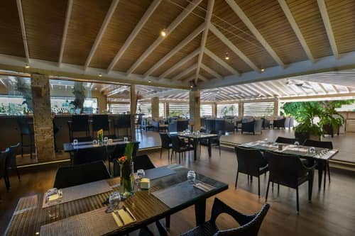 Secret Harbour Boutique Hotel And Marina