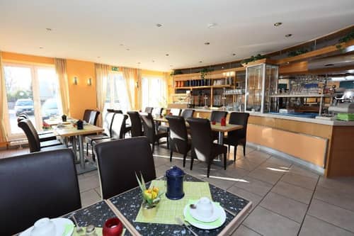 Café & Hotel am Holzhafen