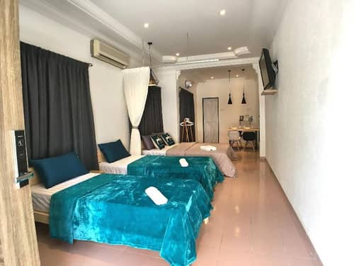 iBook 6 - Deluxe Family Suites 4pax