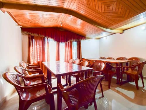 10692 Hotel Shubham