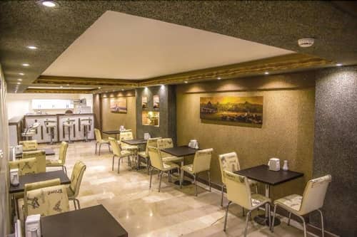 Berlin Otel Niayantaaya