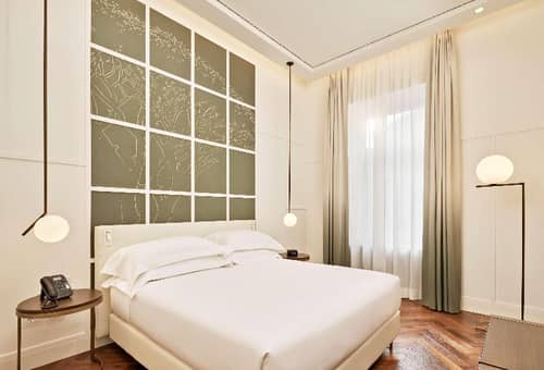 de Bonart Naples-Curio Collection by Hilton