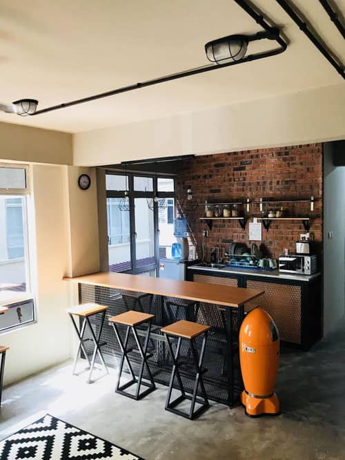 The Good Travelers Hostel At Klia