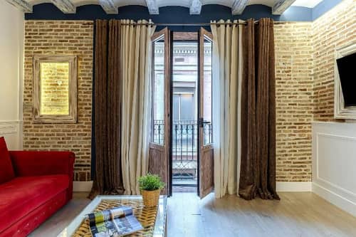 Enjoybcn Colon Apartments