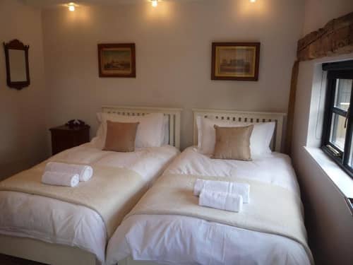 Creeksea Place Barns