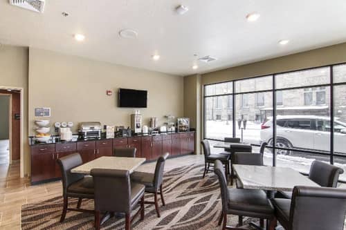 Cobblestone Inn & Suites at UW Stout Downtown Meno