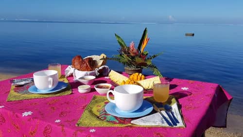 Linareva Moorea Beach Resort