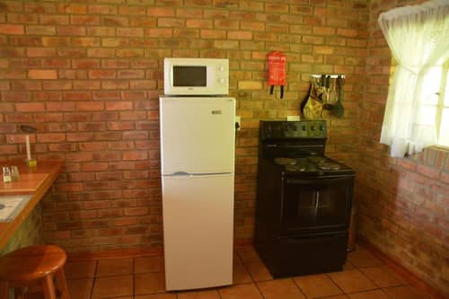 Thaba Tsweni Lodge And Safaris