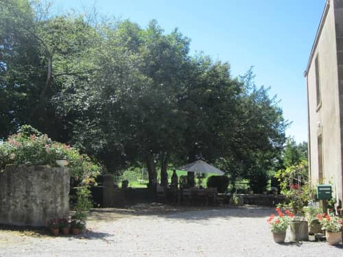 Le Manoir Aux Douves