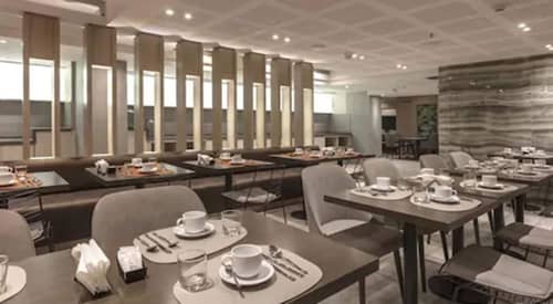 Huinid Obelisco Hotel