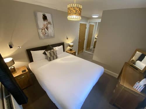 The Three Horseshoes Hotel