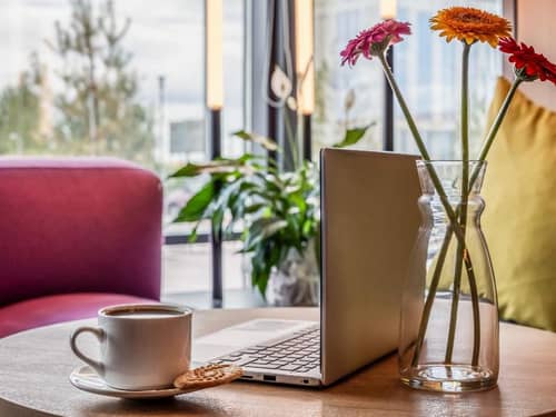 普伊昂诺克苏瓦宜必思快捷酒店