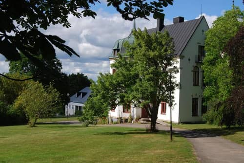 Hellidens Slott Och Vandrarhem