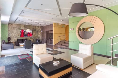 Hotel 56 Avenue Plaza 1322