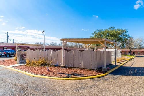 Capital O Hotel Beeville -US 181