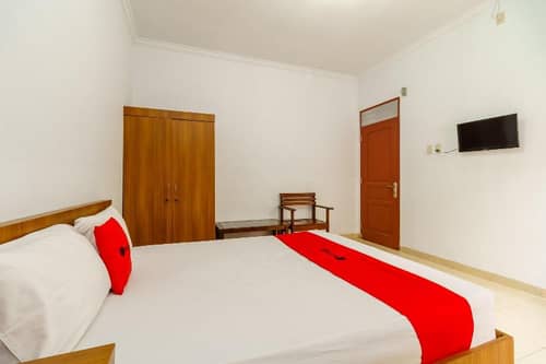 Formerly RedDoorz Syariah @ Jalan Dr Mansyur Medan