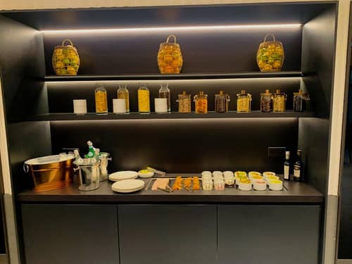 Kozmo Hotel Suites & Spa