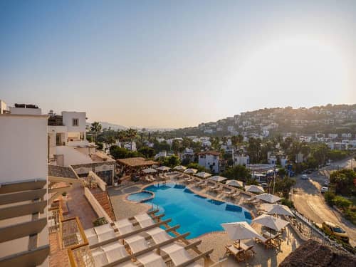 Elementa Luxury Boutique Hotel