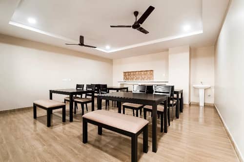 Capital O 49955 Hotel Green Tree