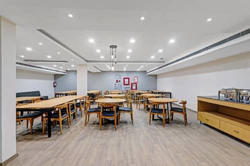 OYO 82658 Oyo Townhouse 122 Gomti Nagar Extension