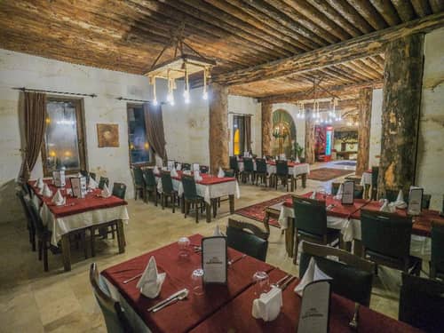 Kalsedon Cave Suites