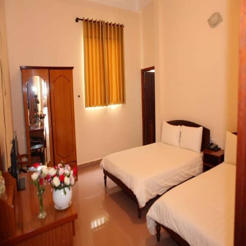 Quang Chien Hotel by ZUZU