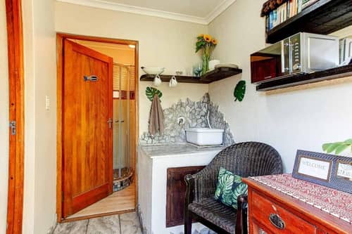 Strand Guesthouse - Hostel