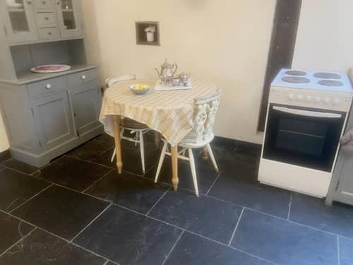 Beautiful 1-bed House in Gloucestershire