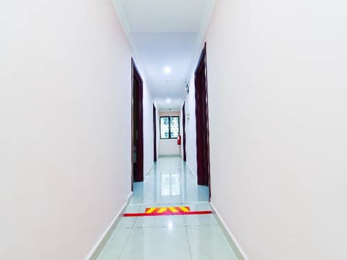 OYO 90562 J Hotel PJ