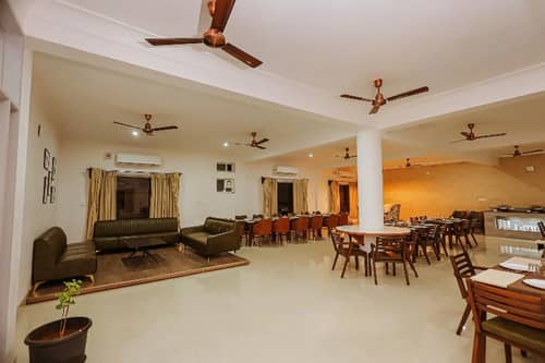 Revaas Lake View Boutique Hotel