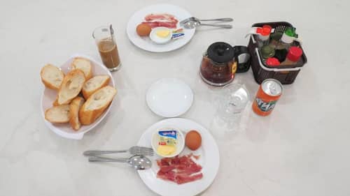 Aladdin Hotel And Apartment