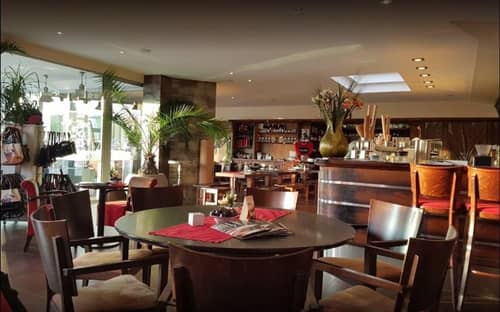 Moness Hotel Und Kaffeera Sterei