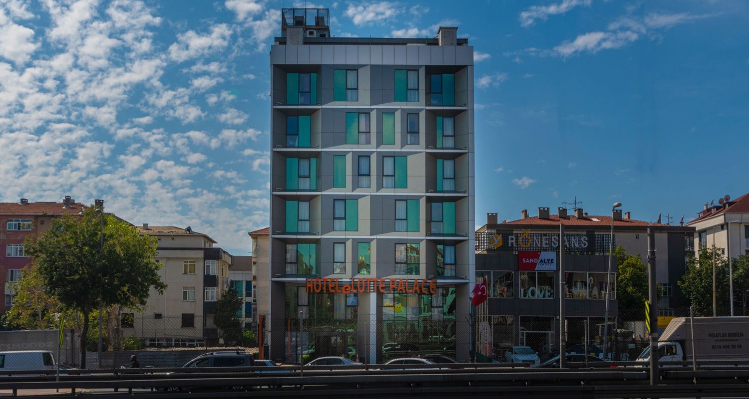 Land Park Hotel