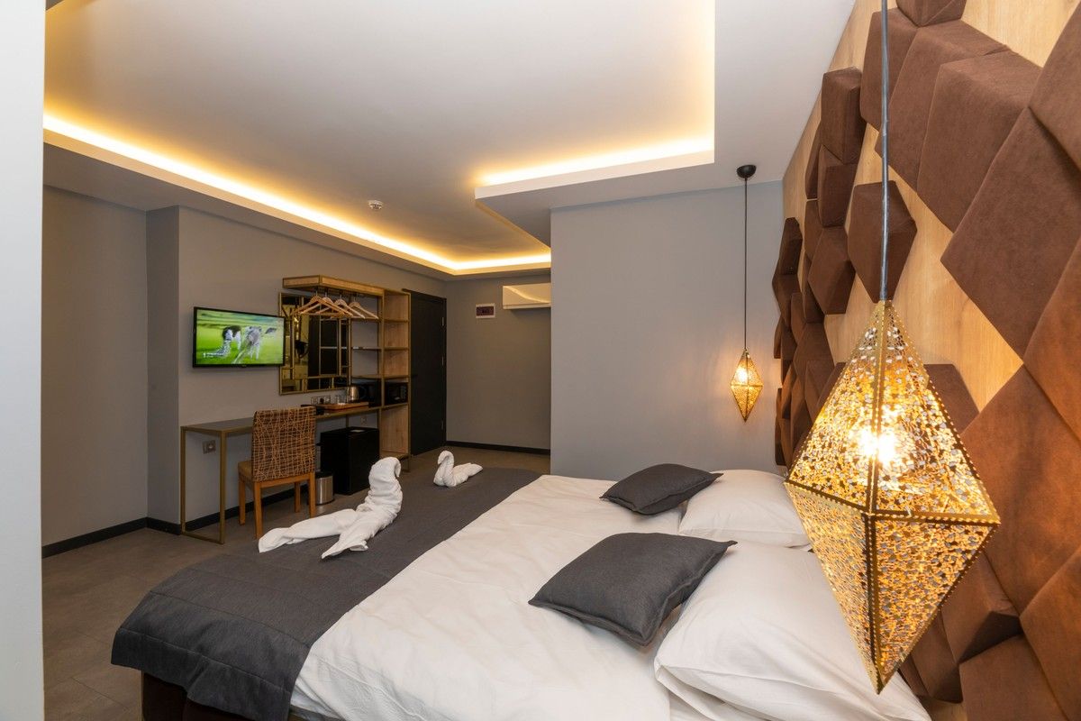Fly And Stay Airport Hotel