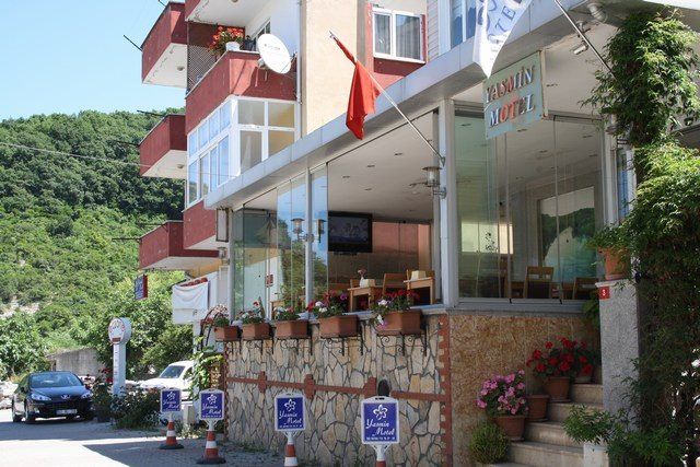Yasmin Motel
