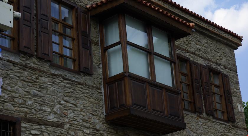Saliha Hanım Taş Konak
