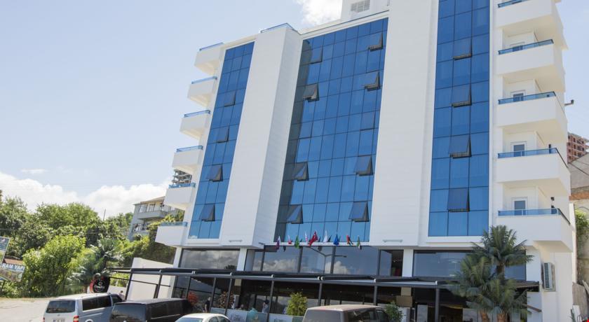 Royal Life Exclusive Hotel