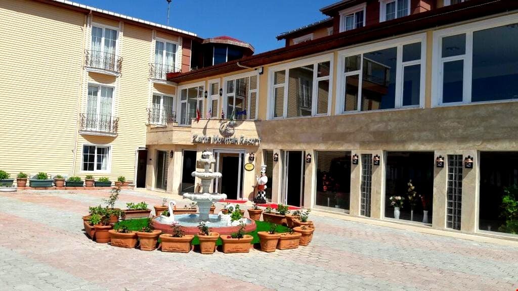 Zarha Mountain Resört Otel
