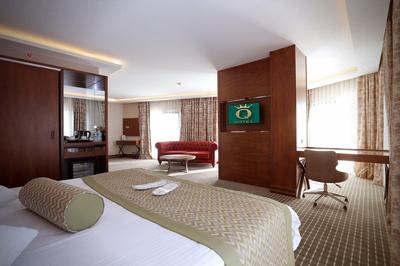 Q Hotel