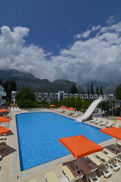 Omorfi Garden Resort Hotel