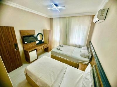 Grand Lavin Hotel