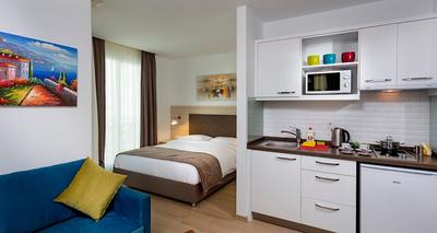 The Room Hotel & Apartments