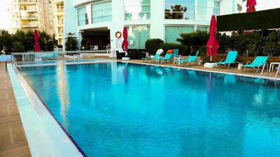 The Corner Park Hotel