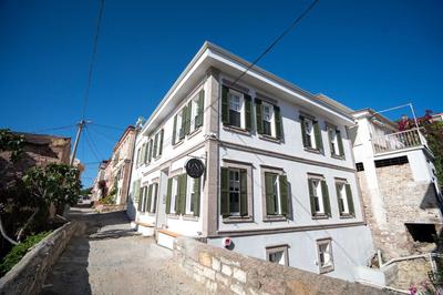 Lina Guest House