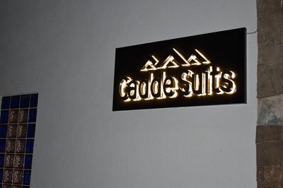 Cadde Suits