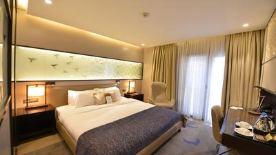 Waxwing Hotel