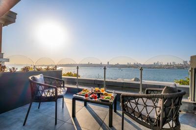 216 Bosphorus Suite
