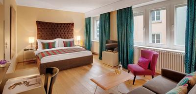 Alpha Suit Otel