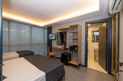 Fly And Stay Airport Hotel